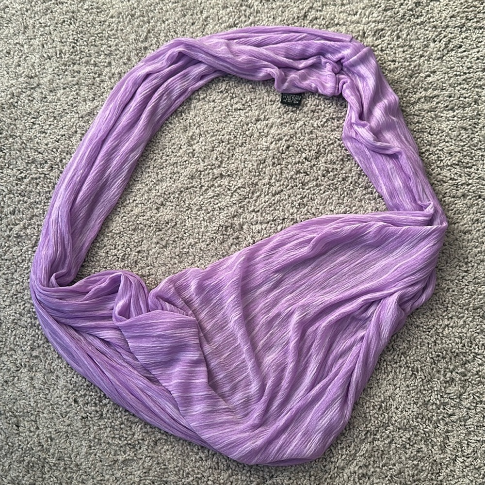 Lightweight infinity scarf